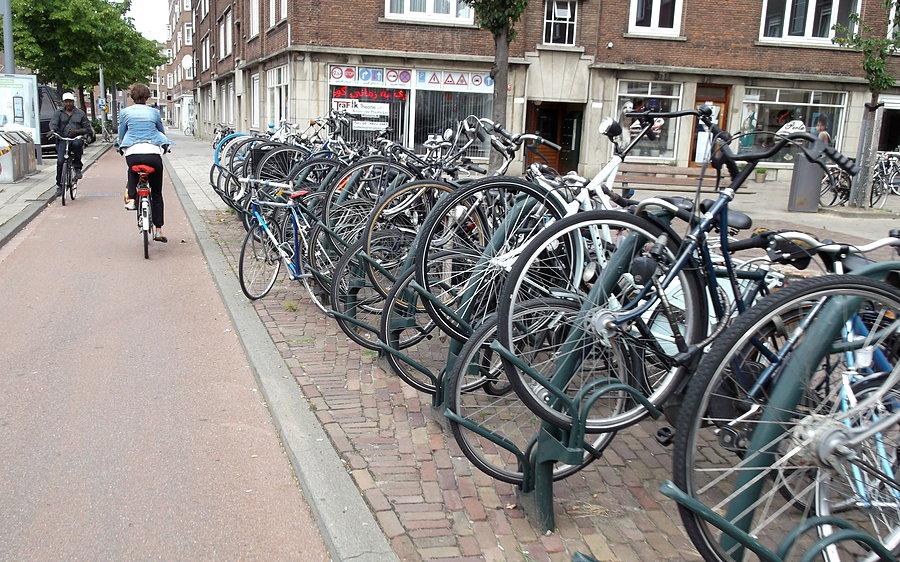 Oryginalny parking rowerowy