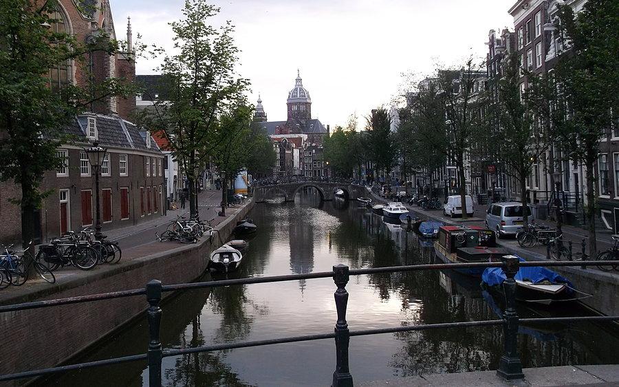 Poniedziałkowy poranek w Amsterdamie