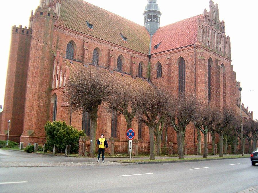 26-10-2013. Sobotnia rowerowa stówka. Przy Katedrze Pelplińskiej w Pelplinie