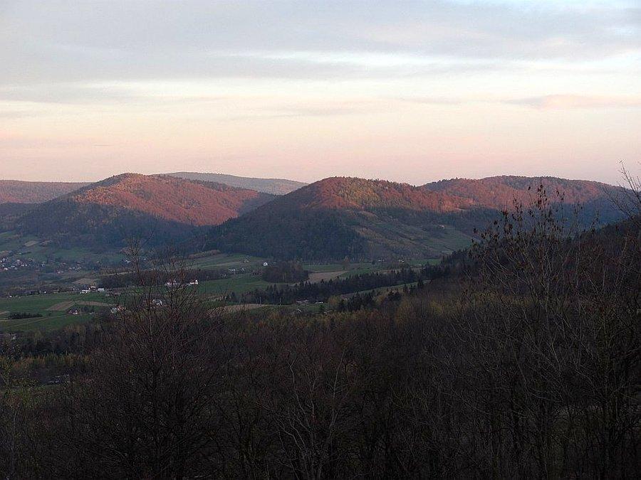 Pieniny Gorlickie z resztką słońca