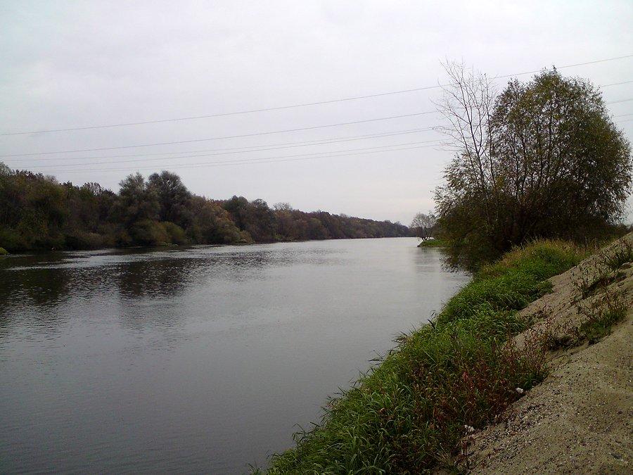 Tak wygląda Odra od południa, chyba różnicy nie ma