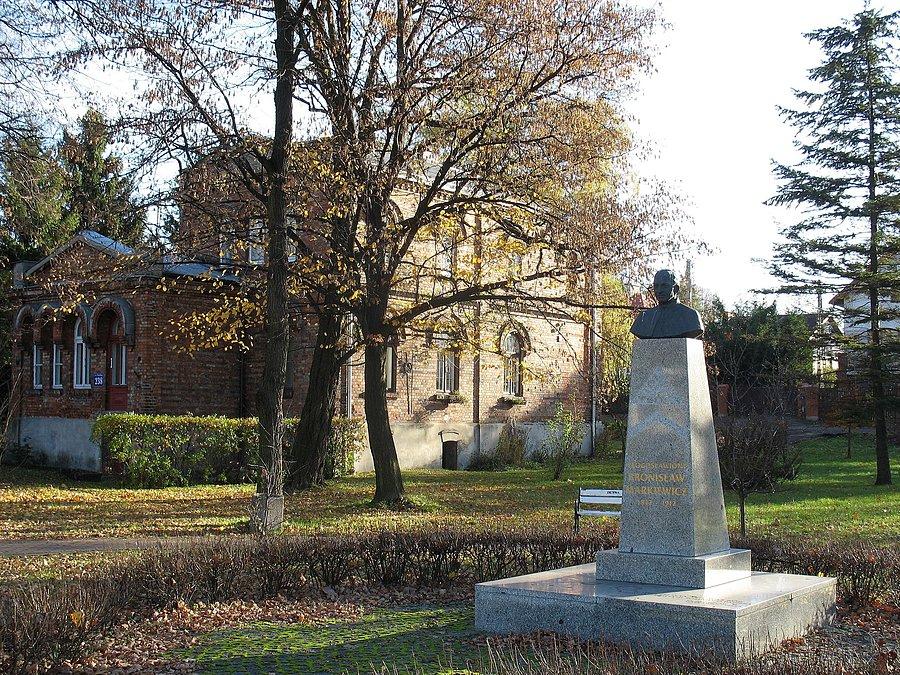 Marki - skwer ks. Bronisława Markiewicza