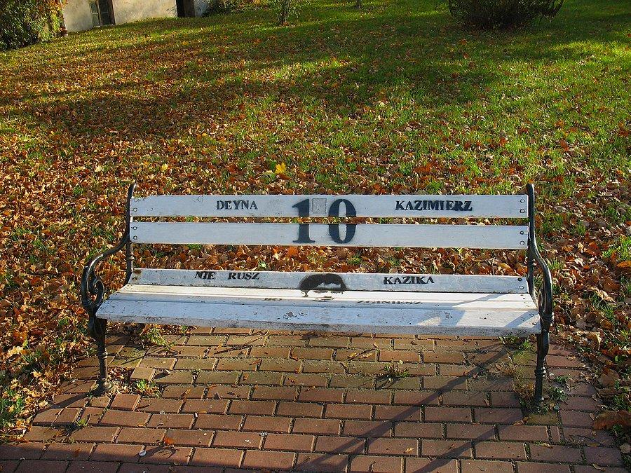 Ławka ze skweru ks. Markiewicza