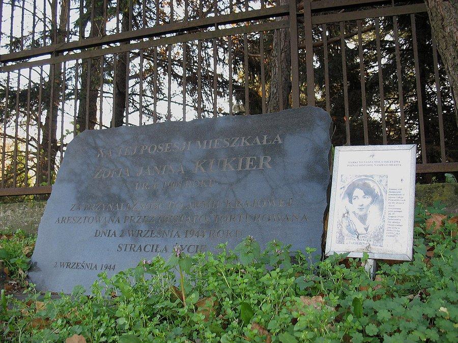 Marki - pamiątkowa płyta Zofii Janiny Kukier