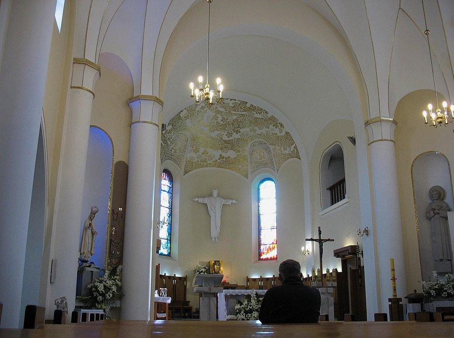 Wnętrze kościoła św. Andrzeja Boboli w Markach
