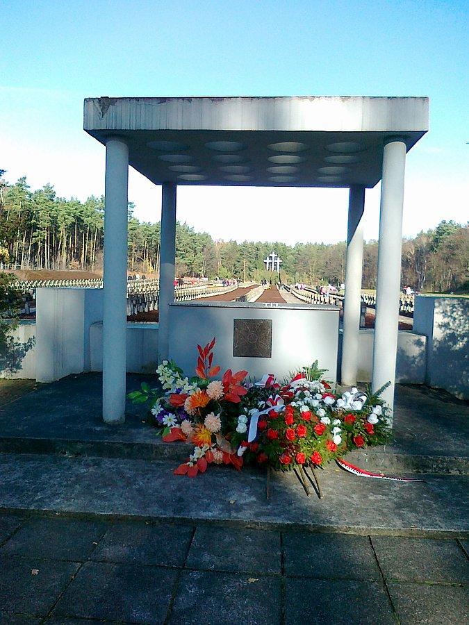 Ołtarz przy cmentarzu