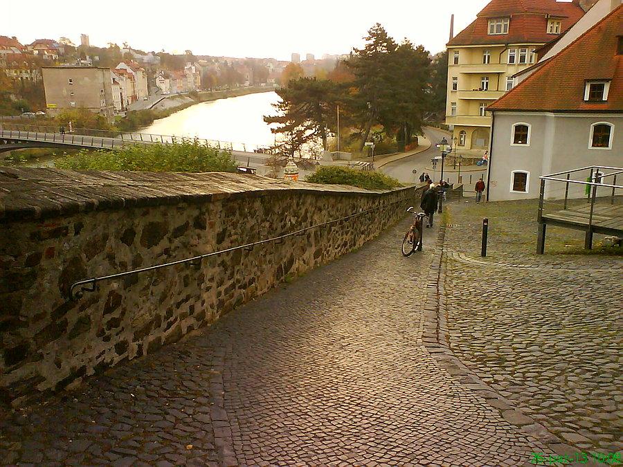 Ostry podjazd pod kościół w Goerlitz