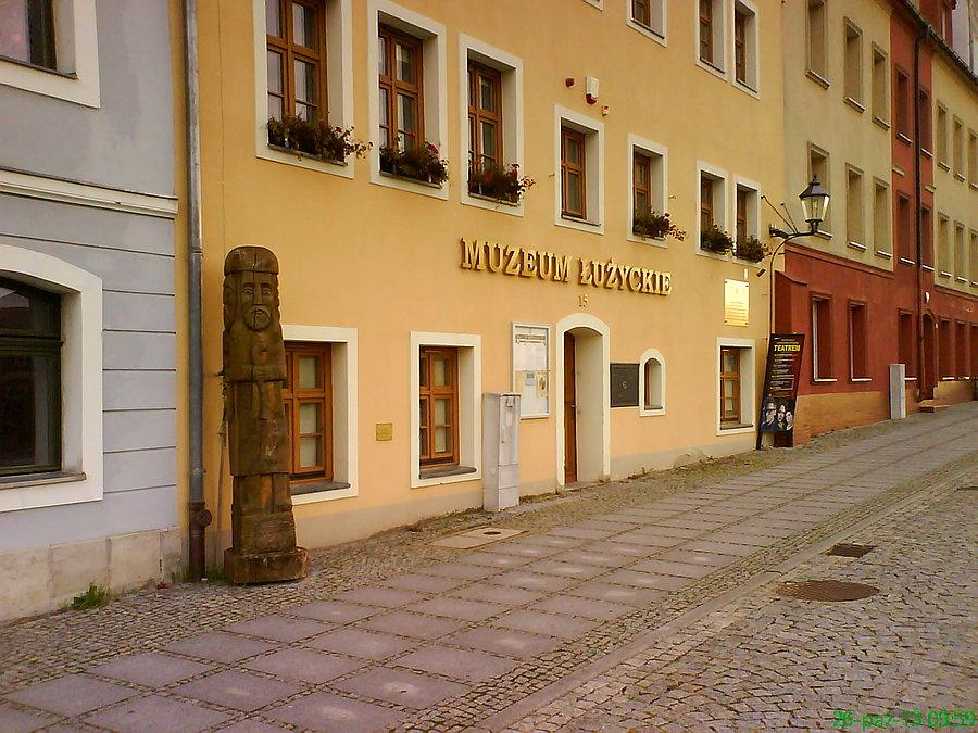 Muzeum Łużyckie przy Zgorzeleckim granicznym bulwarze i czwórgłowy jegomość ;)