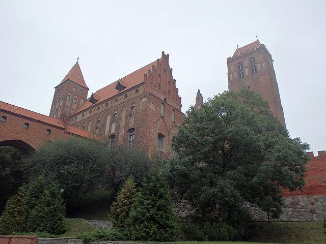 Widok na zamek krzyżacki i katedrę od strony południowej