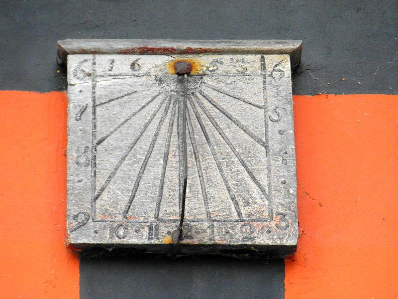 Zagar słoneczny na kościele w Kiezmarku