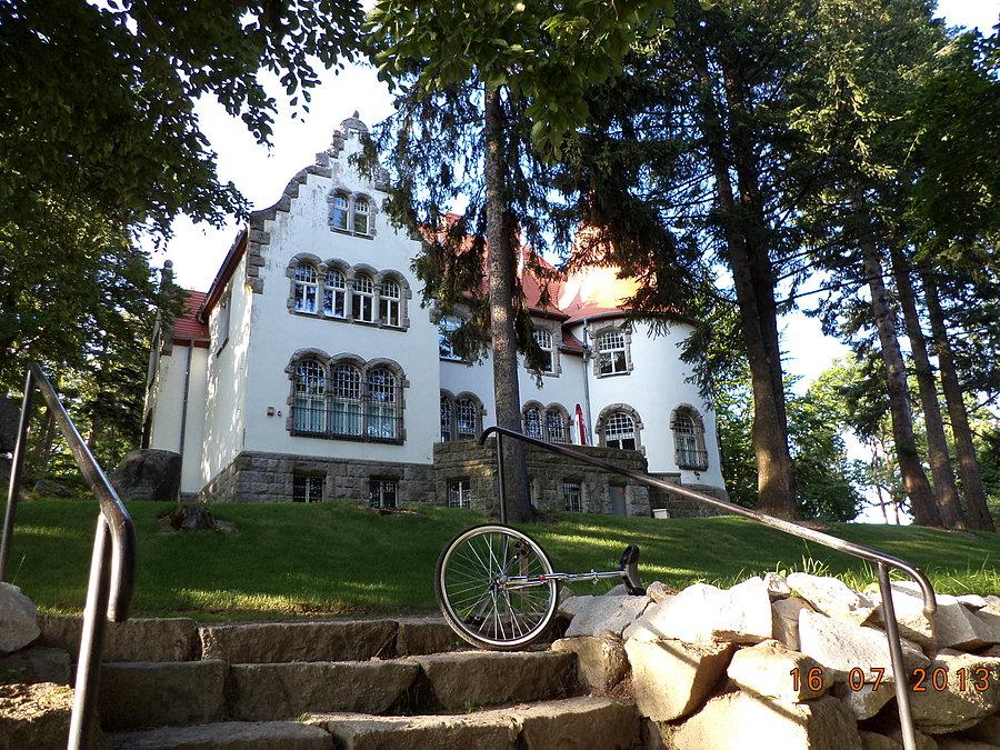 Słynny Dom, a raczej rezydencja, G. Hauptmanna