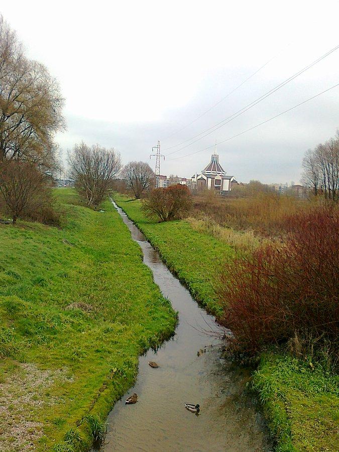A to strumyczek oddzielający dwa osiedla