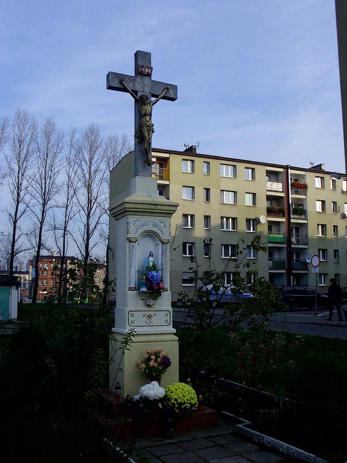 Przydrożny krzyż przy ulicy świętej Kingi w Chorzowie