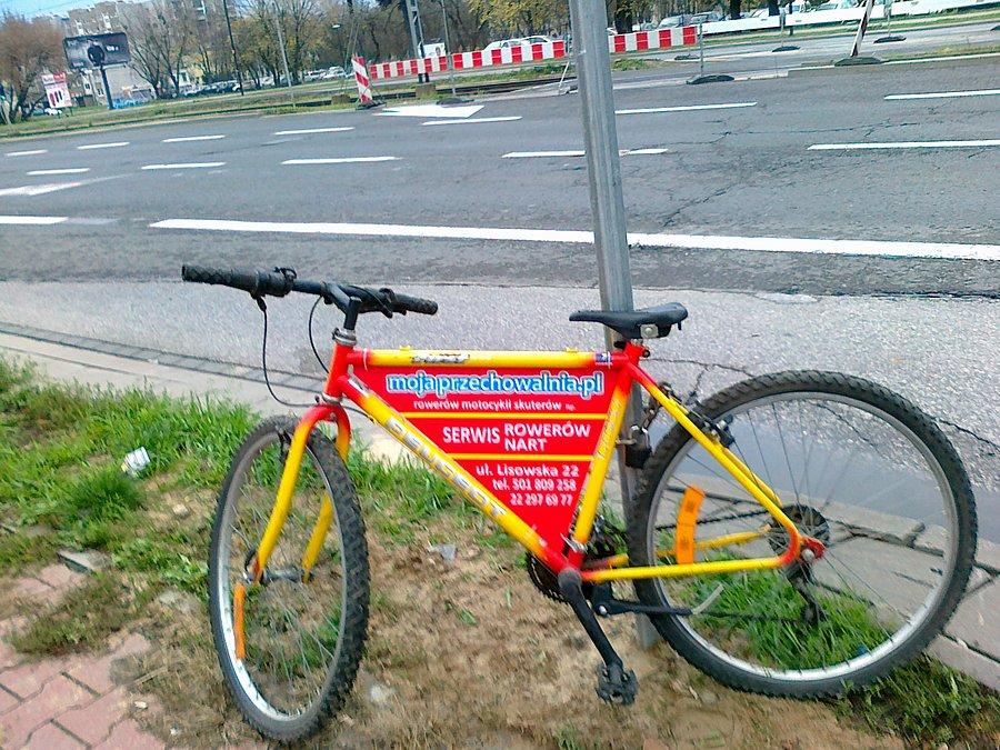 Na Bemowie pojawiły się reklamy na rowerach