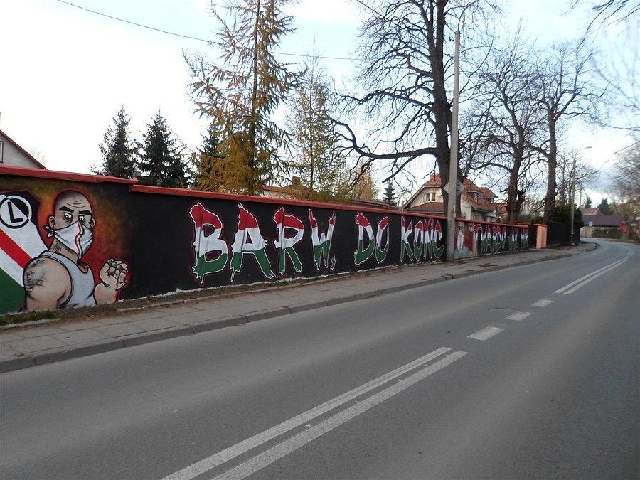 ...do końca twardo jak mur