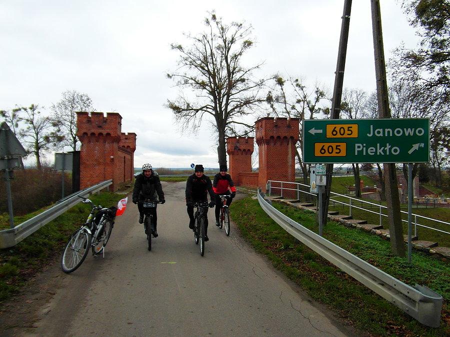Rowerzyści w Białej Górze
