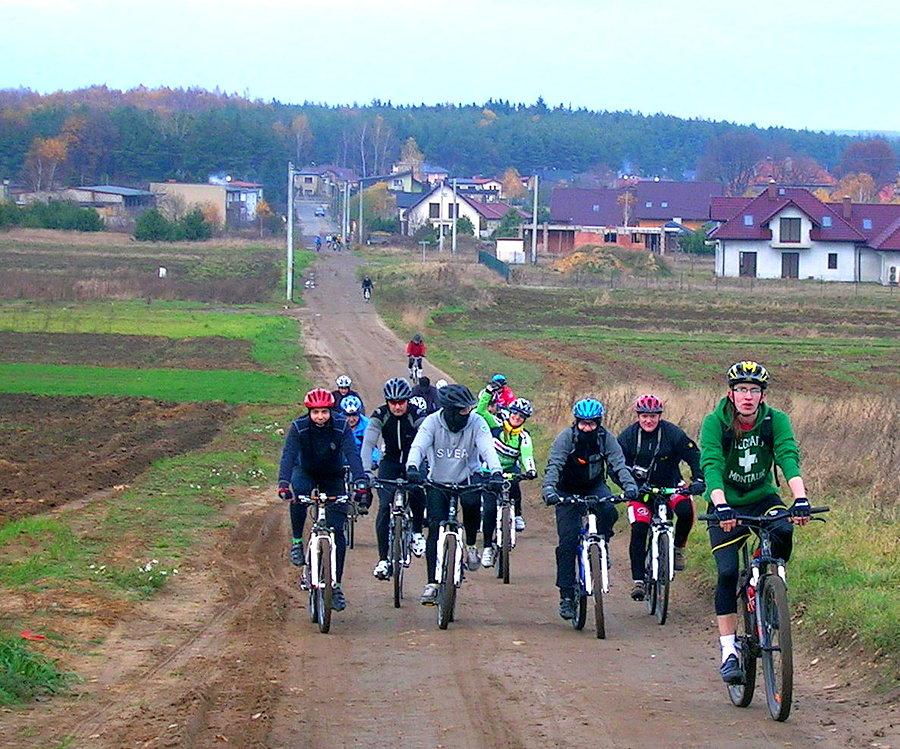 Wycieczka Niepodległościowa z MMBIKE