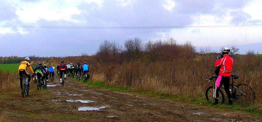 Wycieczka Niepodległościowa z MMBIKE