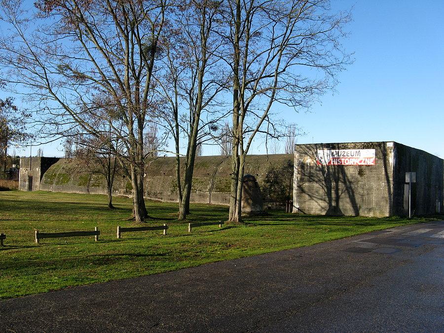Tereny byłej fabryki benzyny syntetycznej w Policach