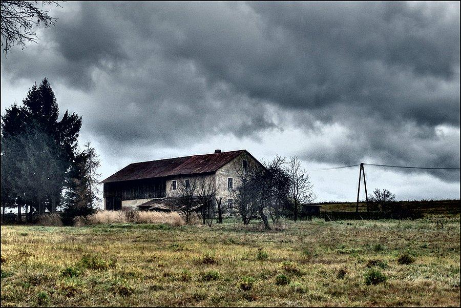Dom w szczerym polu