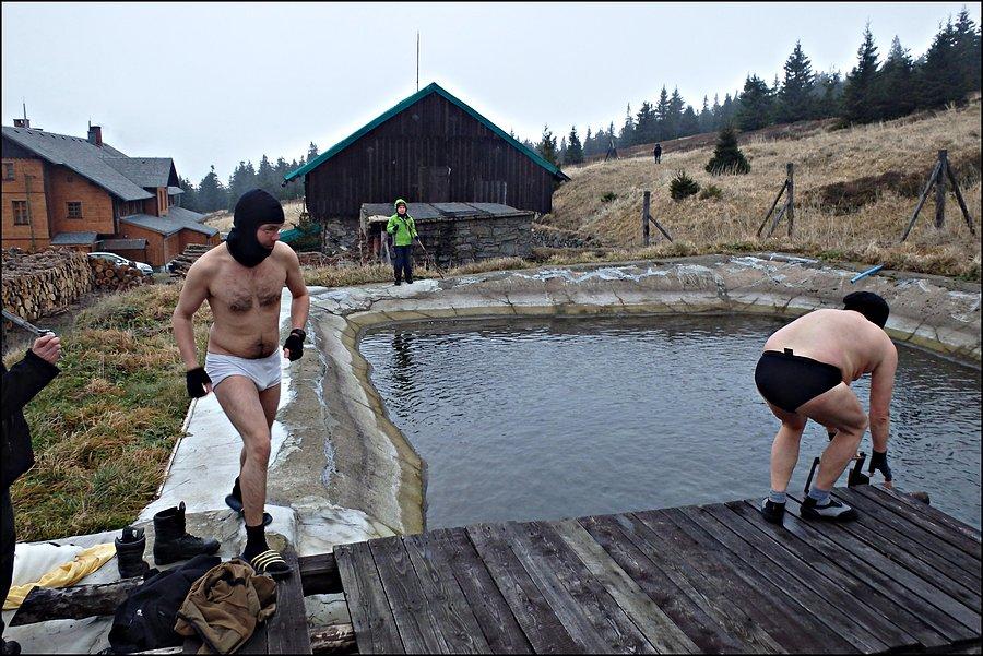 Przygotowanie do wejścia do wody
