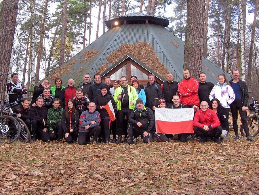 Ekipa CFR - uczestnicy wycieczki z okazji Dnia Niepodległości. Dziadówki 2013