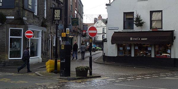 Silver Street przy High Street w Knaresborough
