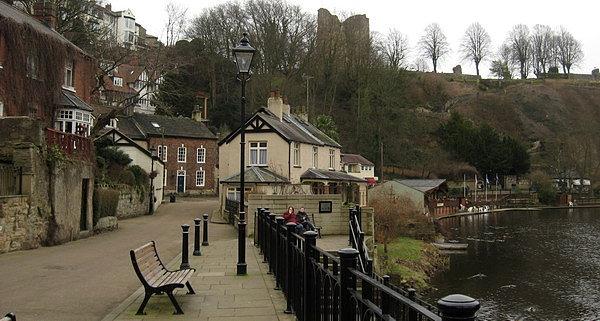 Taras widokowy pod wiaduktem w Knaresborough