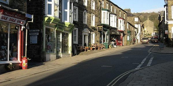 Na High Street w Pateley Bridge znajduje się najstarszy sklep ze słodyczami w Anglii (1827)