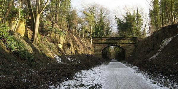 Droga rowerowa z Spofforth do Wetherby prowadzi po dawnym szlaku kolejowym