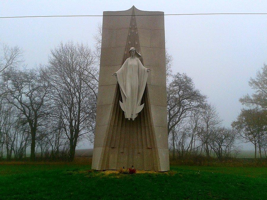 Figura Maryi Bożej Światłości w Poczerninie