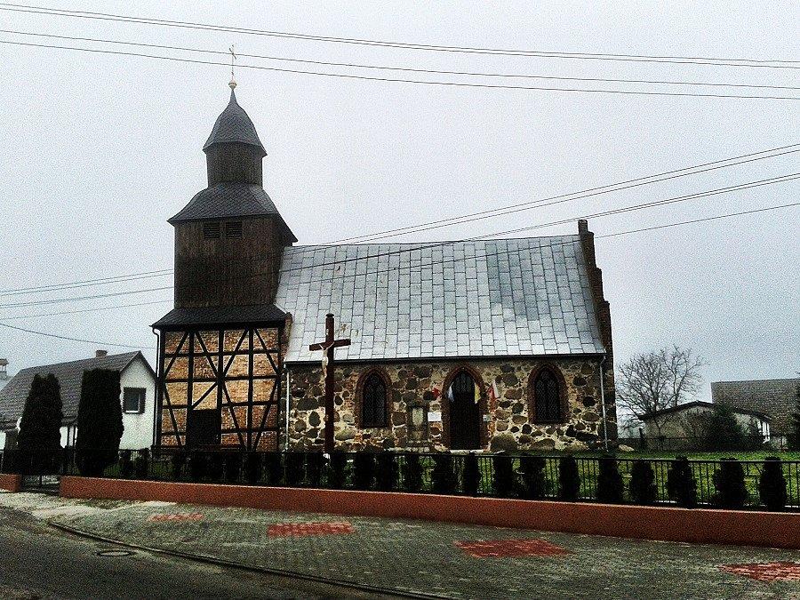 Kościół w Nowej Dąbrowie - wersja HDR