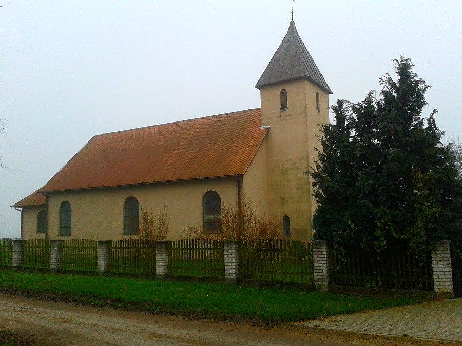 Kościół pw. Świętej Rodziny w Kiczarowie