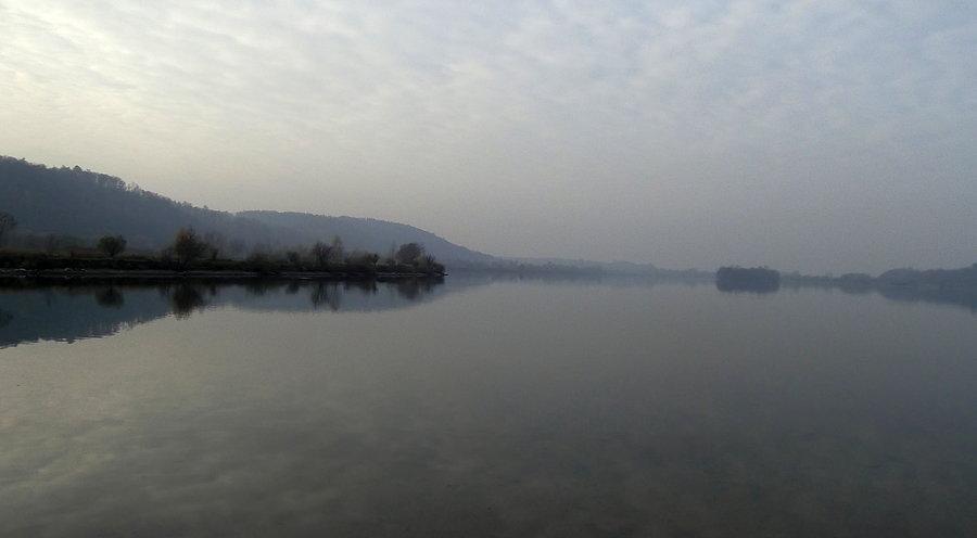 Zamglone jezioro