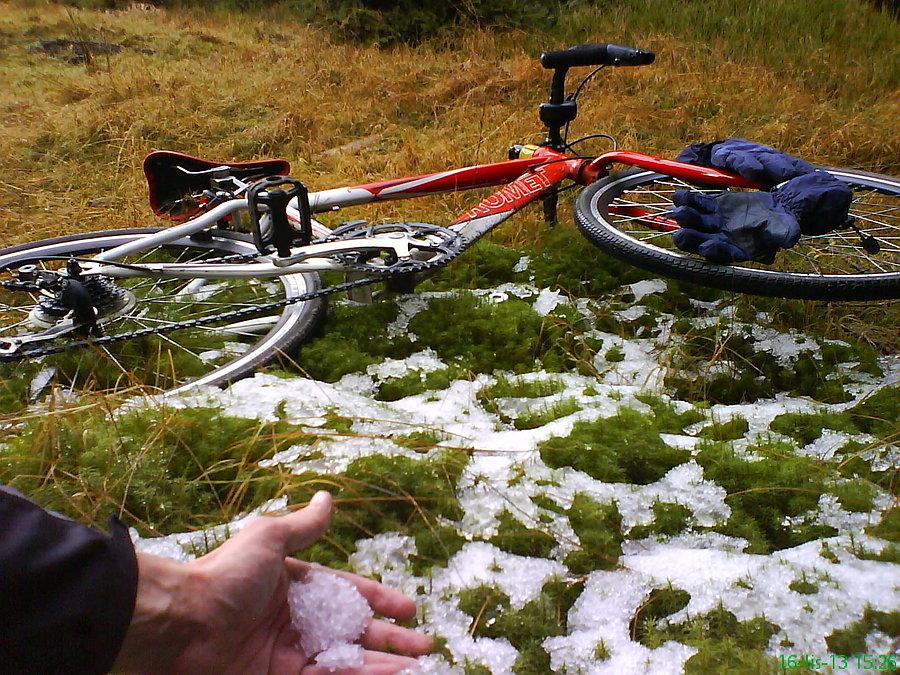 Jest wyczekiwany śnieg! Radość bezbrzeżna, zwłaszcza po niezłym podjeździe na Polanę Izerską (965m)
