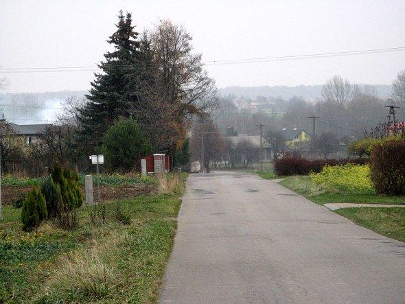 Lokalna droga w Jabłonnej