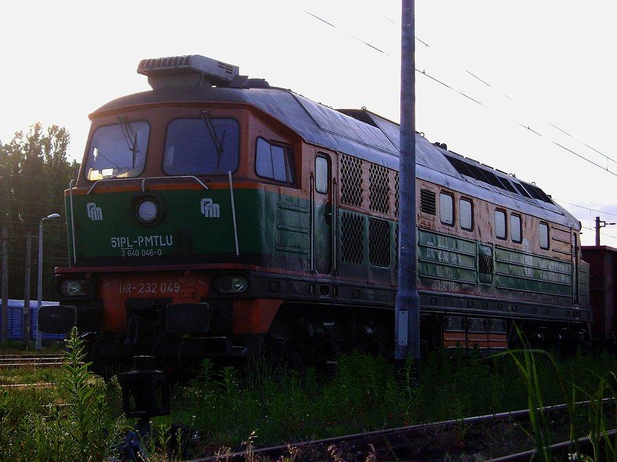 BR232-049 P-MT na stacji Tomaszów Mazowiecki