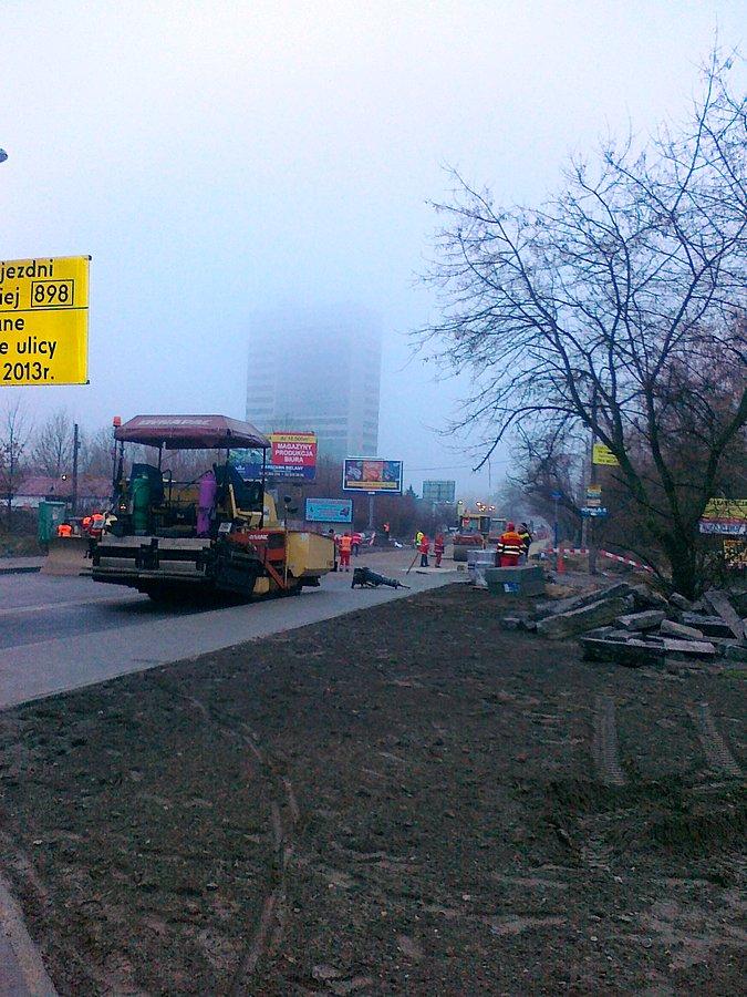 Trzeba przyznać, że drogowcy pracują nawet w niedzielę
