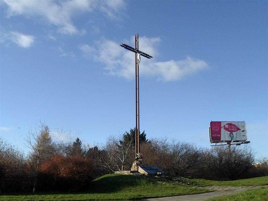 Krzyż u zbiegu Kinowej i Al. St. Zjednoczonych