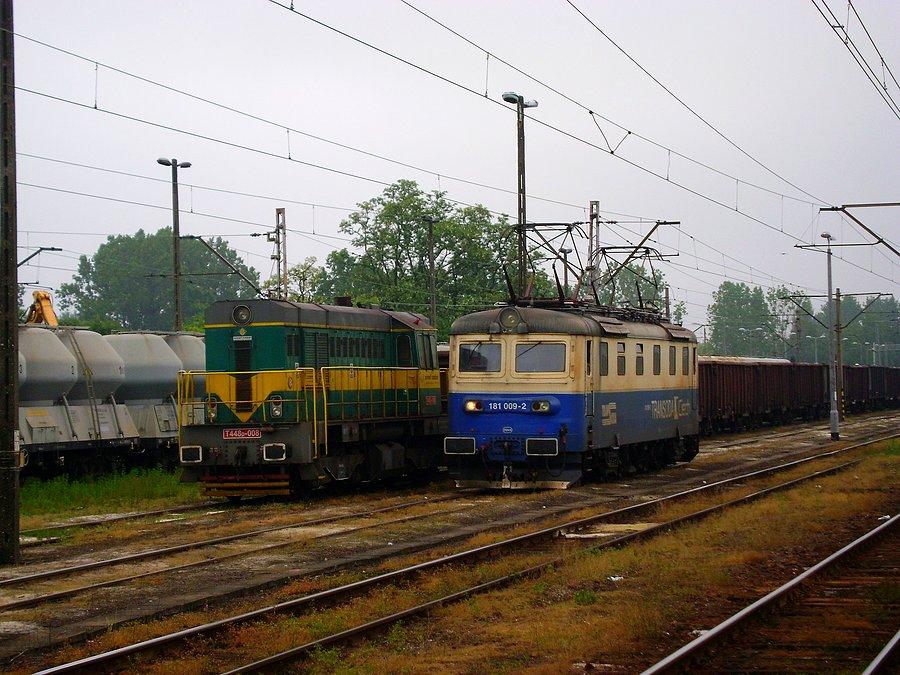T448p-008 Euronaft-u Trzebinia wraz z 181-009 Transody na stacji Tomaszów Mazowiecki