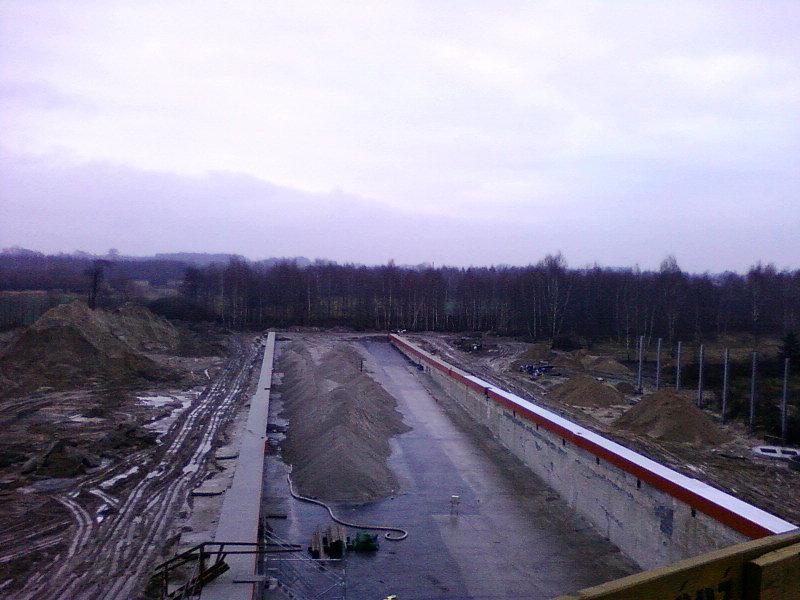 Wyjazd z tunelu w pole - w przyszłości dobuduja połączenie z A1