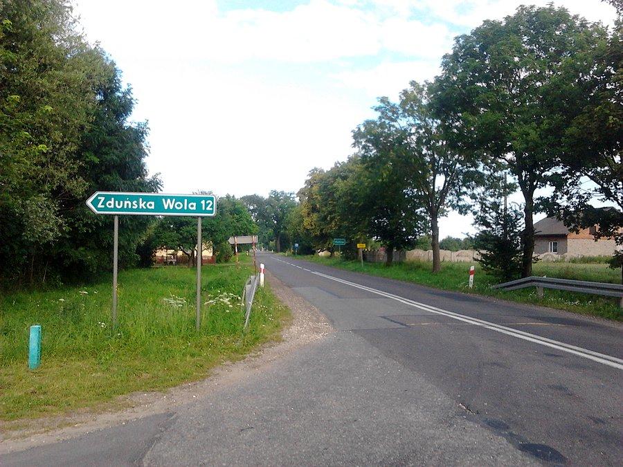 Pierwszy przystanek. 12 km od Zdunskiej Woli