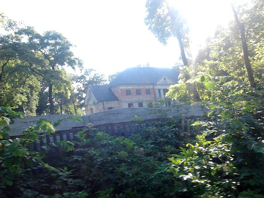 Stary opuszczony palacyk