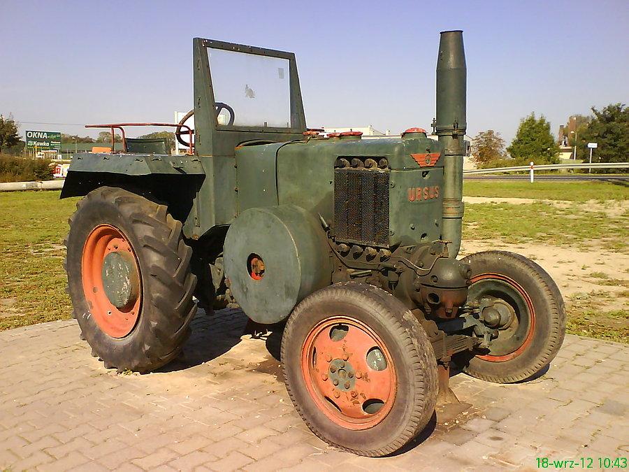 Ursus C-451 (wypasiony, bo na gumach)