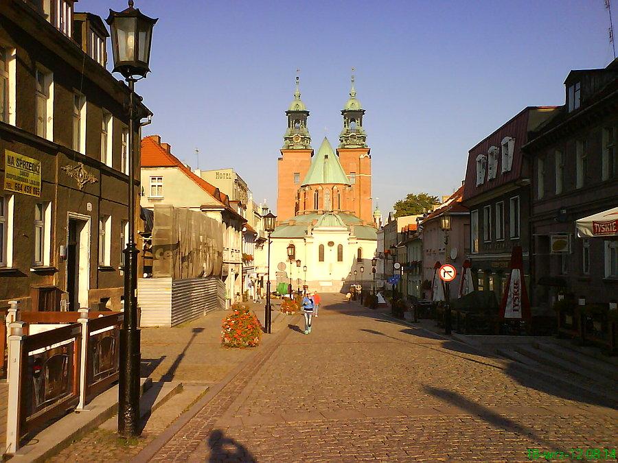 Gniezno. Fajne buty ;))
