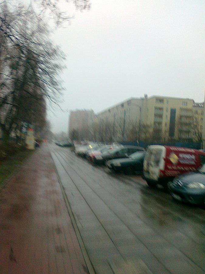 Ulica Kochanowskiego w deszczu