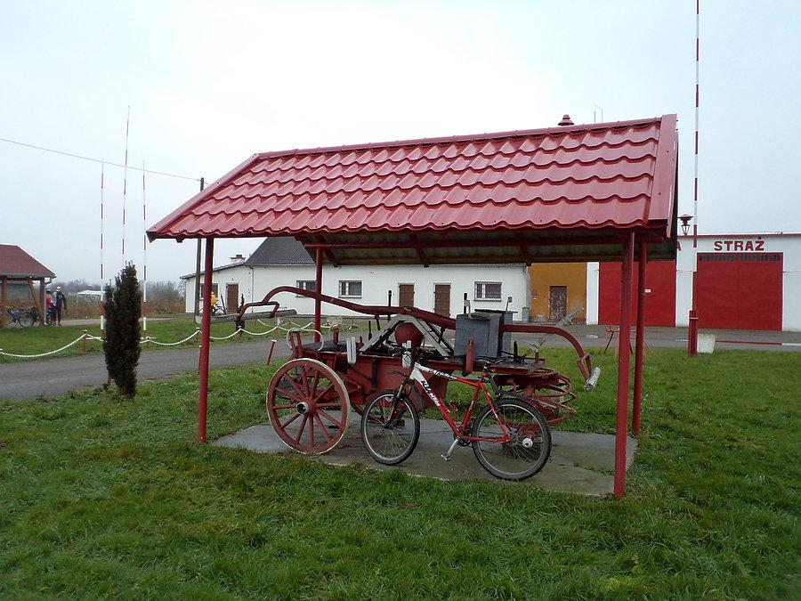 Stary wóz strażacki w Krzewsku