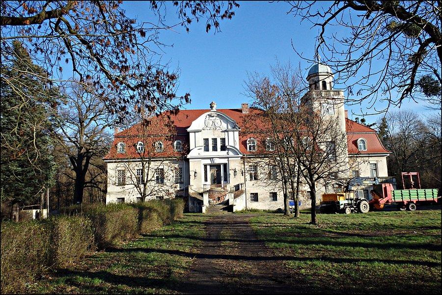Neobarokowy pałac we Wronowie