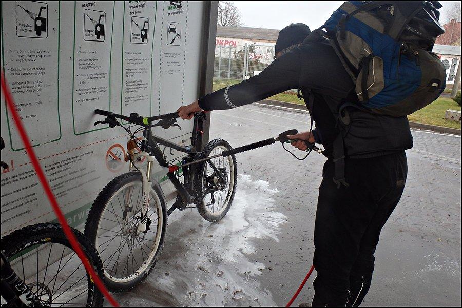 Myjąc rowerki na myjsce :)