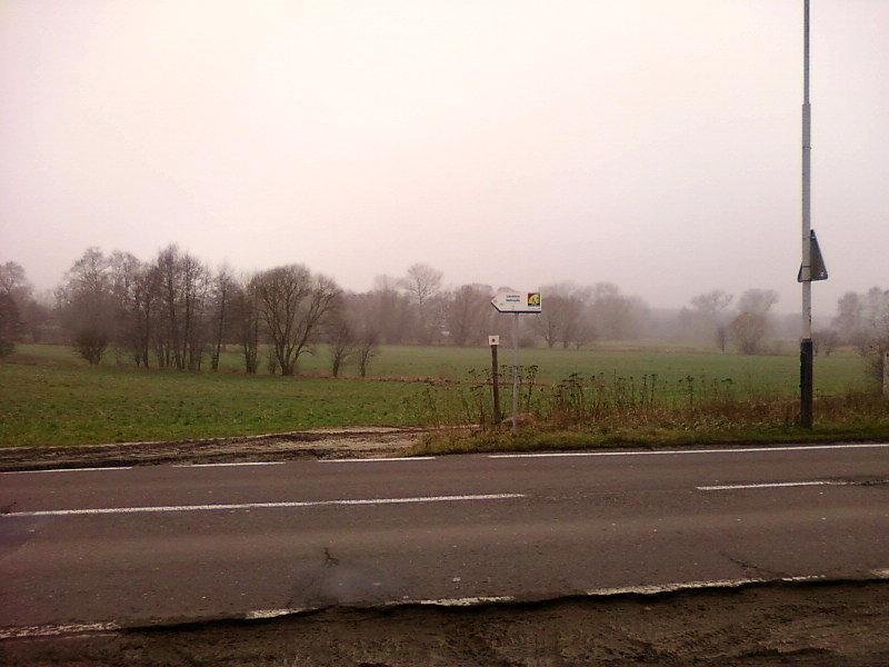 Przejście szlaku przez szosę